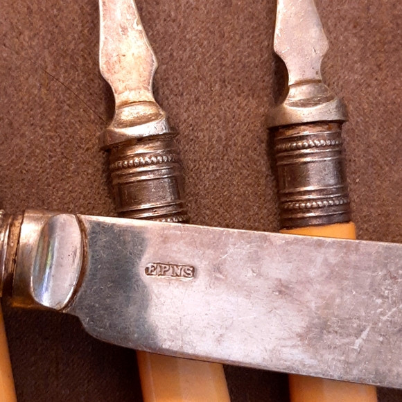 Antique 12pc Edwardian fish service EPNS - Picture 3 of 4